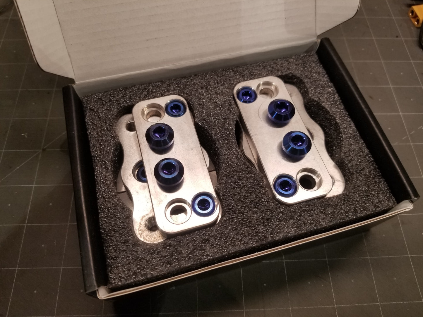 Magnesium Ice-Block GT/GTS/GTXL axle carriers!